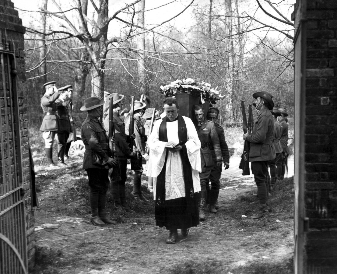 Military funeral of Manfred von Richthofen at Bertangles cemetery, 22 April 1918